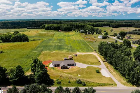 5564 Knight Rd, Kingsley, MI 49649