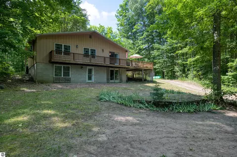 309 Oak Hill Rd, Fife Lake, MI 49633