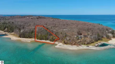 4152 N Omena Point Rd, Omena, MI 49674