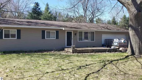 2131 Fielstra Dr, Traverse City, MI 49686