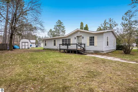 3504 S Needle Dr, Traverse City, MI 49685