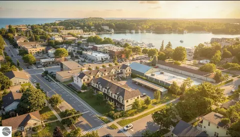 113 Uptown Ln, Charlevoix, MI 49720