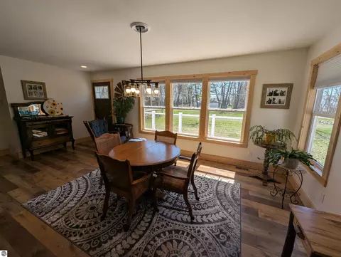 Dining - 4275 E Michigan Ave, Au Gres, MI 48703 photo 3 of 3