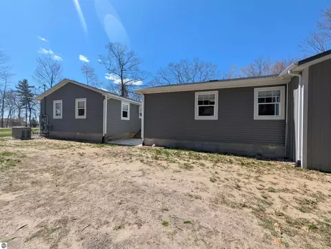Exterior - 4275 E Michigan Ave, Au Gres, MI 48703 photo 5 of 23