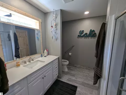 Bath - 4275 E Michigan Ave, Au Gres, MI 48703 photo 1 of 6
