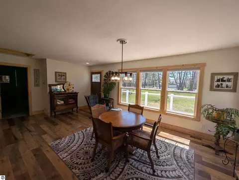 Dining - 4275 E Michigan Ave, Au Gres, MI 48703 photo 2 of 3