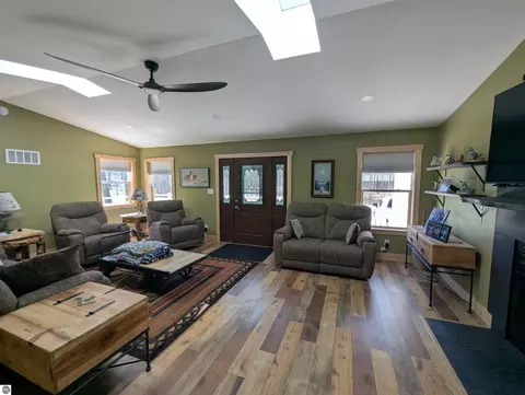 Living - 4275 E Michigan Ave, Au Gres, MI 48703 photo 4 of 4