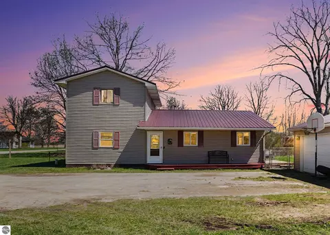 5206 E Monroe Rd, Breckenridge, MI 48615