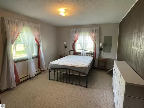 Bedroom - 3557 Coveview Dr, Lupton, MI 48635 photo 3 of 3