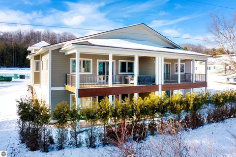 750 N Waypoint Cir, Suttons Bay, MI 49682