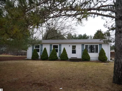 2498 Highland Trl, West Branch, MI 48661