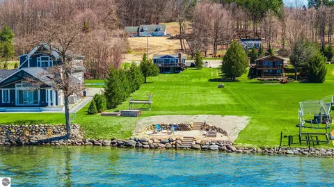 11256 SE Torch Lake Dr, Alden, MI 49612