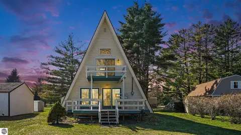 3775 W Cedar Lake Rd, Greenbush, MI 48738