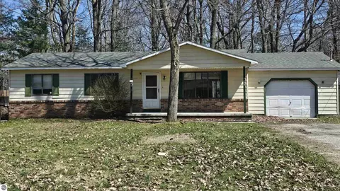6452 Cedar St, Oscoda, MI 48750