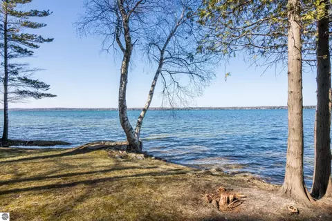 3037 Willow St, Central Lake, MI 49622