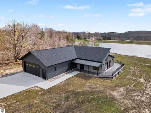 9132 Blue Gill Rd, Ellsworth, MI 49729