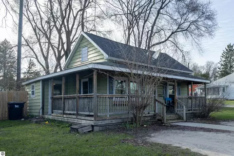 407 Richardi St, Bellaire, MI 49615
