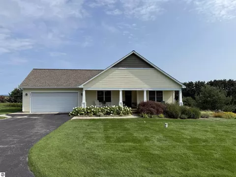 8371 E Boca Vista Trl, Traverse City, MI 49684