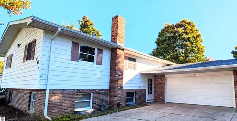 408 Sunnyside St, Mancelona, MI 49659