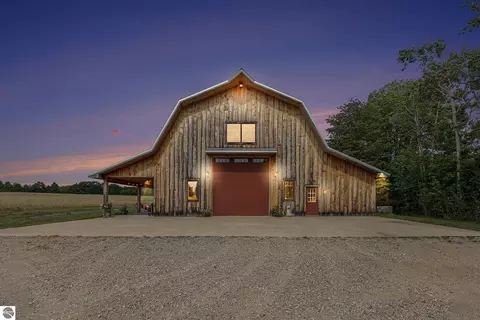 3625 Swaney Rd, Traverse City, MI 49686