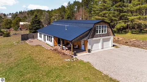 16829 Pettengill Rd, Empire, MI 49630