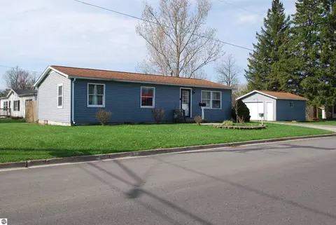 104 Hall St, West Branch, MI 48661