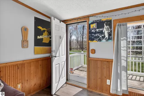 Entry Way - 4537 N Caris Rd, Edmore, MI 48829 photo 1 of 3
