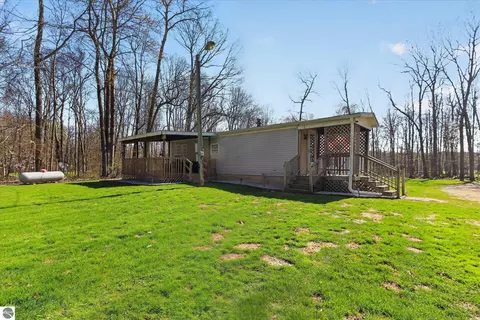 Exterior - 4537 N Caris Rd, Edmore, MI 48829 photo 14 of 17
