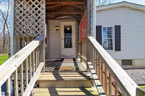 Exterior - 4537 N Caris Rd, Edmore, MI 48829 photo 6 of 17