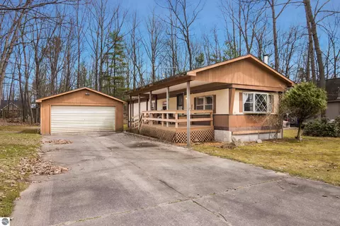 7625 Anthony St, Fife Lake, MI 49633