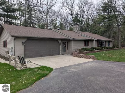 3747 Cayuga Trl, National City, MI 48748
