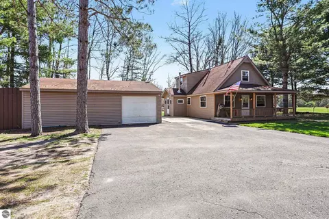 491 E Big Stone Lk, Lake, MI 48632