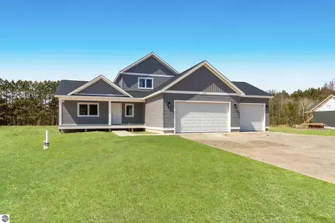 1718 Mary Lou Mnr #5, Interlochen, MI 49643