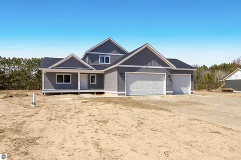 1718 Mary Lou Mnr #5, Interlochen, MI 49643