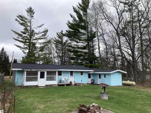 Exterior - 5240 Sumac Trl, Lupton, MI 48635 photo 5 of 10