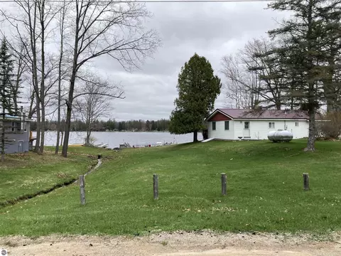 Exterior - 5240 Sumac Trl, Lupton, MI 48635 photo 8 of 10