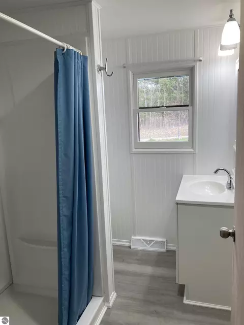 Bath - 5240 Sumac Trl, Lupton, MI 48635 photo 1 of 1