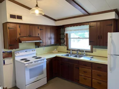 Kitchen - 5240 Sumac Trl, Lupton, MI 48635 photo 1 of 1