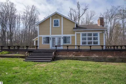14809 23 Mile Rd, Tustin, MI 49688