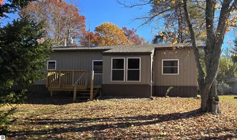 2894 White Pine Dr, Grayling, MI 49738