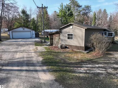 Exterior - 2894 White Pine Dr, Grayling, MI 49738 photo 8 of 11