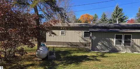 Exterior - 2894 White Pine Dr, Grayling, MI 49738 photo 3 of 11