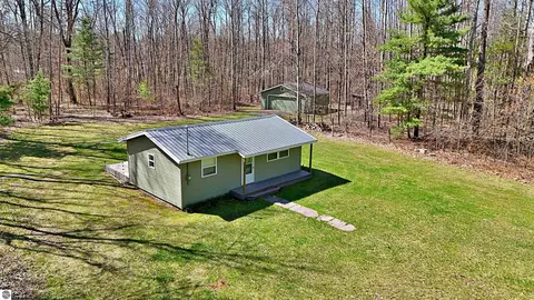 11385 Stockwell, Marion, MI 49665