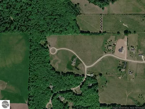 6 Horseshoe Trl, Petoskey, MI 49770