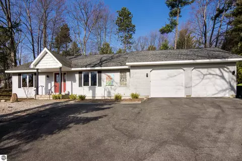 4473 Paper Birch Ln, Traverse City, MI 49686