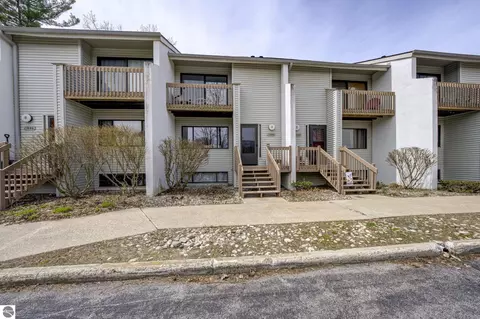 13644 S Thorn Creek Dr #8, Traverse City, MI 49684