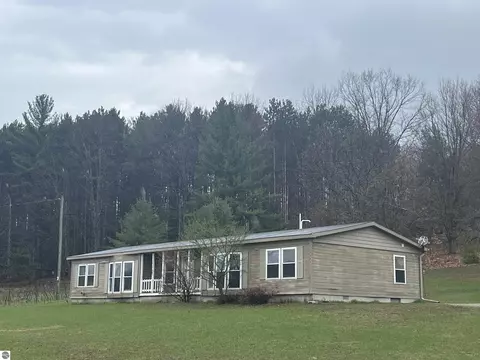 6715 Shanty Creek Rd, Bellaire, MI 49615