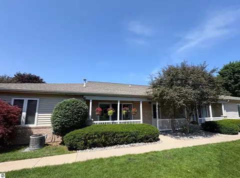 2985 Emerald Isle, Traverse City, MI 49684