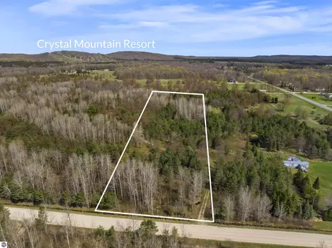 00 Z0 Dzuibanek Rd, Thompsonville, MI 49683