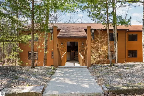 4110 Robin Hood Ln #35, Traverse City, MI 49686